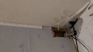 Продолжаем ремонт.Замена проводки в потолке.История про электрика