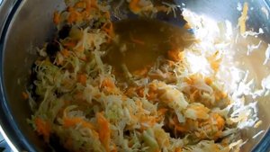 Капуста тушеная с копчеными ребрышками (Бигос)