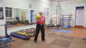 Упражнения с гирями. Спорт дома и в офисе