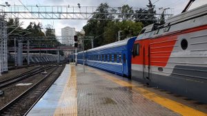 Минск прибывает на станцию Сочи, 2ЭС4К-066 с поездом N302 Адлер-Минск