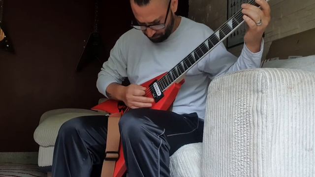 6 Strings Jackson King V versus 4 Strings Ibanez Bass Crossover ⚡🎸🪕⚡💀🤘 смотреть онлайн