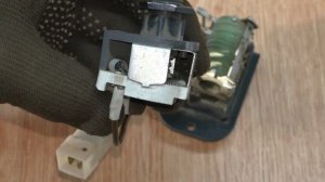 Печка работает только на больших оборотах. Рассмотрим причину и узнаем про необычный предохранитель