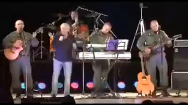 Друзей не забывайте и дружбу их цените! смотреть онлайн