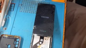 Замена экрана Tecno Spark 7 Pro Cracked Screen Restoration