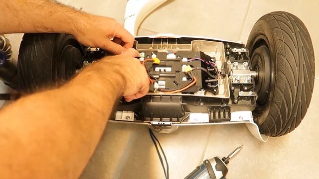 Disassembling Ninebot Mini S Plus смотреть онлайн