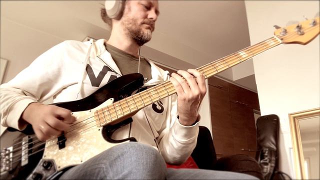 Virgin Mary - Salem Al Fakir - bass cover