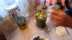 Вкусный соус из авокадо и зелени