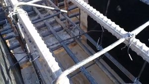 Заливка бетонных смесей на ригеля #железобетон #армасетка #монолит #строительство #бетон #кирпич