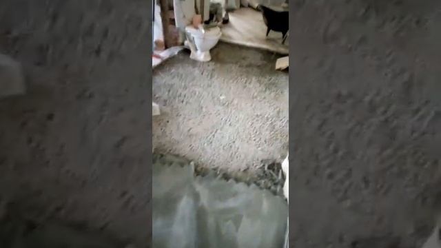 Поднимаем уровень пола, используя керамзит с пескобетоном... 2 часть смотреть онлайн