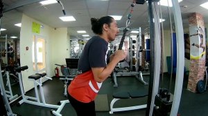 Разгибания рук в блоке с канатной ручкой