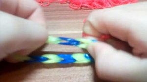 Учимся плести браслет из резиночек. Лёгкий способ?