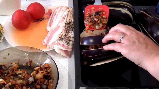 БАКЛАЖАНЫ В ДУХОВКЕ С ОВОЩНОЙ НАЧИНКОЙ смотреть онлайн