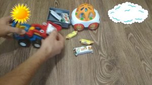 синий трактор собирает сладости для друзей. Машина развозит конфеты. Непоседа..mp4