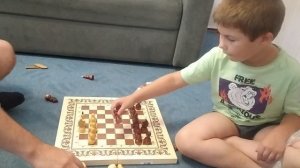 30 июня 2022 Тима играет с папой в шахматы ????