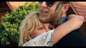 Денис Шальных хочет оставить свою мать без внуков, а себя — без детей