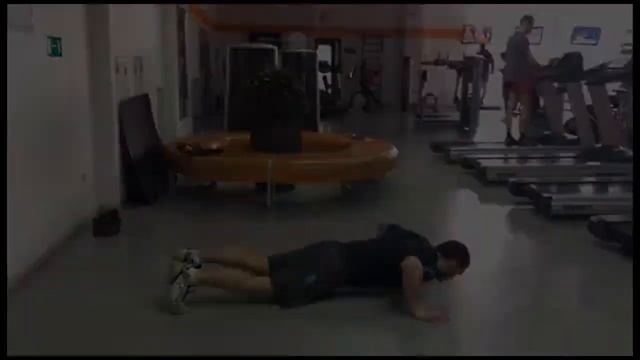 27 видов отжиманий. Карен Аветисов - персональный тренер клуба "Оранж Фитнес"