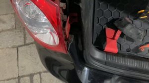 Як зняти задній ліхтар VW Passat B6/Как снять задний фонарь Пасат Б6