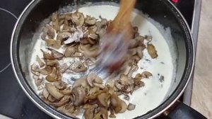 Рецепт от шеф повара. Картофельное суфле под сливочно-грибным соусом по-кремлёвский.