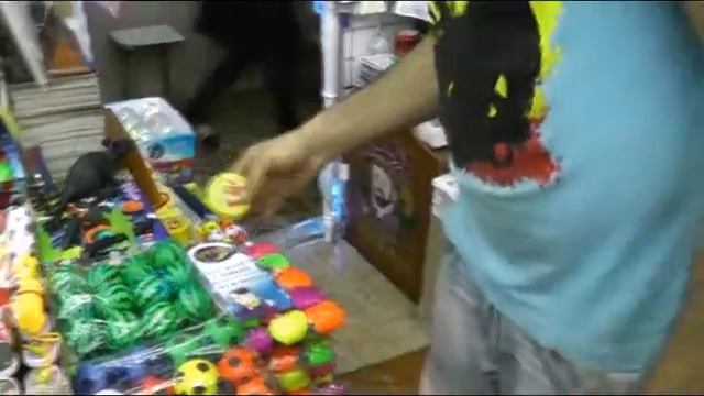 Прикольные Подарки Жвачка пластилин в магазине прикольных подарков смотреть онлайн