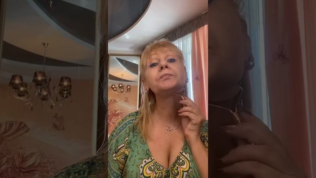 AVON. Массажёр для лица с розовым кварцем. Техника массажа .