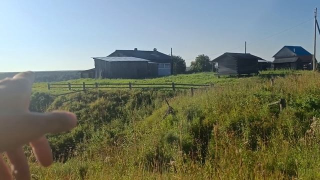 Утренняя прогулка по селу. Заброшенные дома. Старый колодец. Новости с реки.