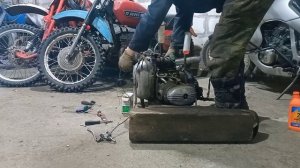 Урал М-61. запуск двигателя.