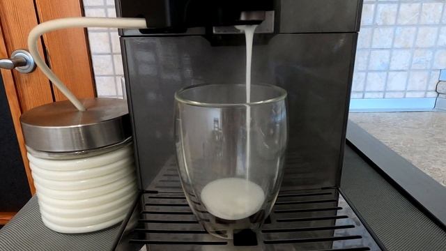 Как приготовить дома капучино? Cappuccino на кофемашине SAECO Lirica [SankaObniManka]