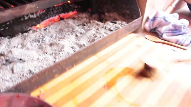 HOW TO MAKE BEST BURGER EVER! - Serbian Pljeskavica - Gurmanska Pljeskavica смотреть онлайн