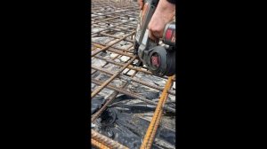 Работа пистолета для вязания арматуры (вязчика) Max RB655