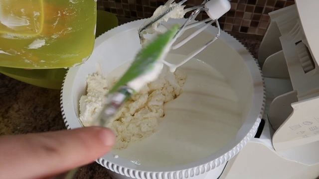 Очень вкусный и простой крем для торта! Сметанно-творожный крем. Крем для торта