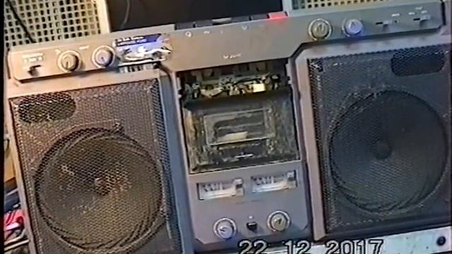 И даже такое могут принести в ремонт... смотреть онлайн