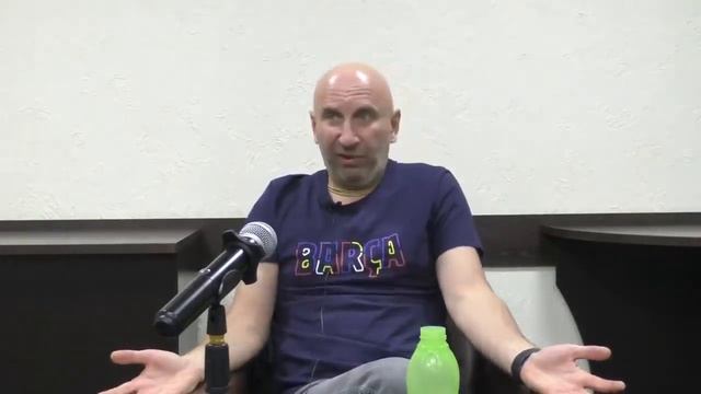 Психолог Сатья и его семинар на тему: "Женат, но есть ведь женщины и получше".
