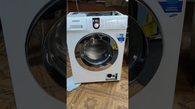 Стиральная машинка на наборе оборотов