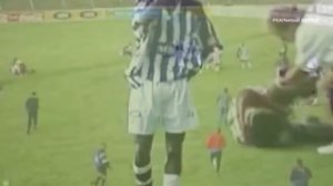 ФУТБОЛИСТ УМЕР ВО ВРЕМЯ МАТЧА  ОТ УДАРА МОЛНИИ!