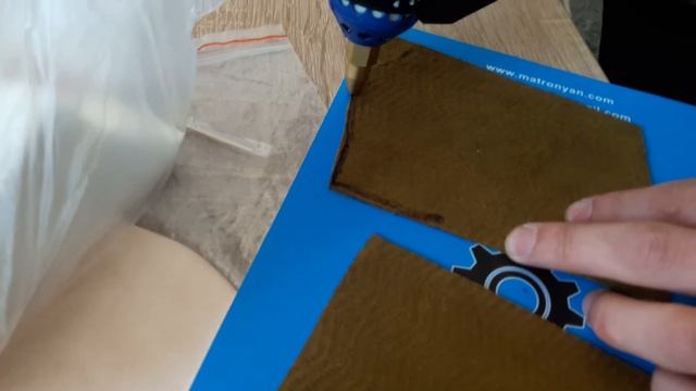 Машина для нанесения клея на кожу смотреть онлайн