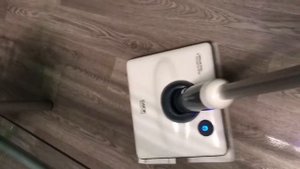 Беспроводная электрическая швабра-полотер от Xiaomi в действии