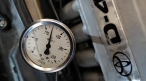 Toyota 3S-FSE D4 замер высокого давления топлива, непосредственный впрыск.