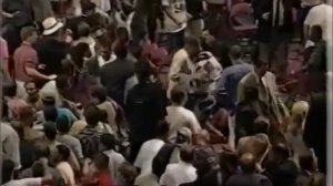 Голота отбивает яйца Боу, все удары в ПАХ