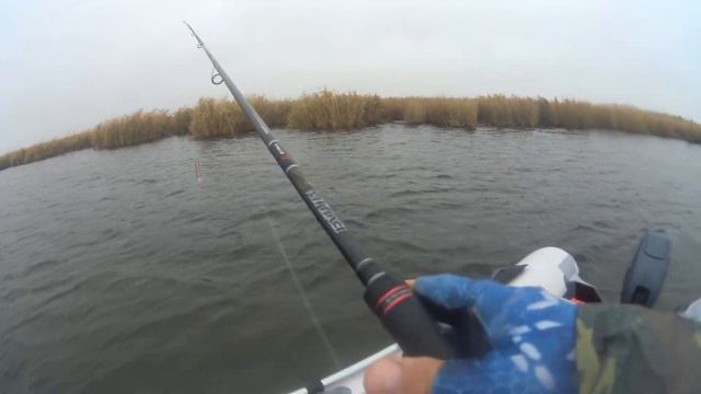Рыбалка .Закрытие сезона на Веселовском водохранилище. Новые балки,поиск хищника смотреть онлайн
