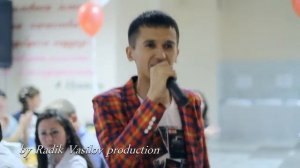 Рифат Зарипов поет на свадьбе