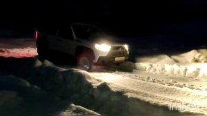 Нива тревел в снегу