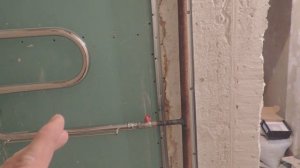 Правильная установка полотенцесушителя для укладки кафеля.