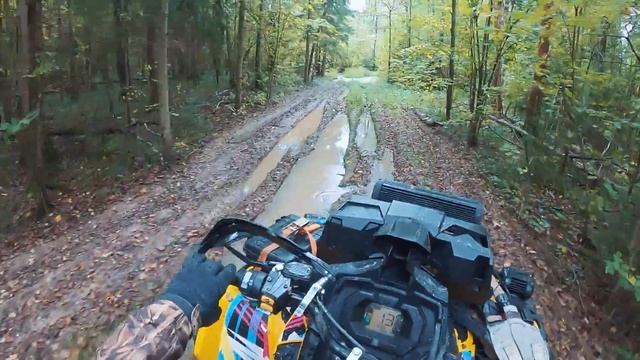 Очень скоростной прохват на квадроциклах по лесу! Grizzly 700 VS BRP 1000