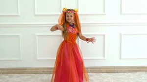 Roma and Diana in Adventures with little brother Oliver | Compilation video