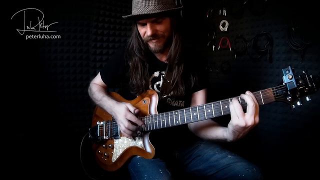 Crazy Christmas Guitar Tapping • We Wish You a Merry Christmas • Electric Guitar Carols • Peter Luh смотреть онлайн