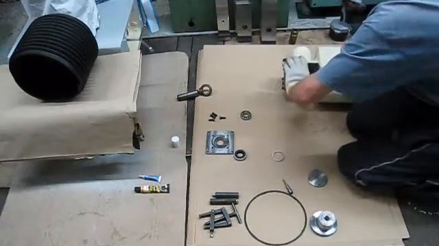 Сборка редуктора подъема колонны