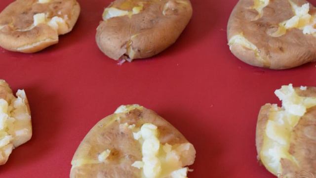 Картофель с травами и чесноком