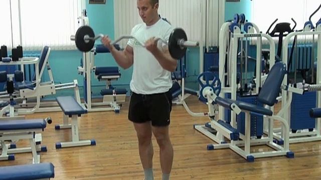 №003 — Подъем на бицепс штанги с изогнутым грифом смотреть онлайн