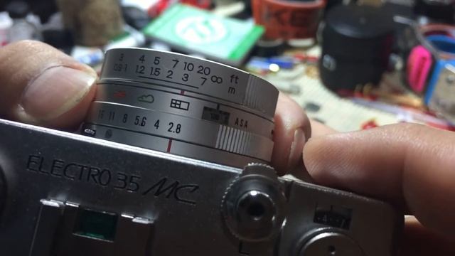 รีวิววิธีใช้งานกล้องฟิล์ม Viewfinder Yashica Electro35 MC by: ก้องฟิล์ม ร้านขายกล้องฟิล์ม смотреть онлайн