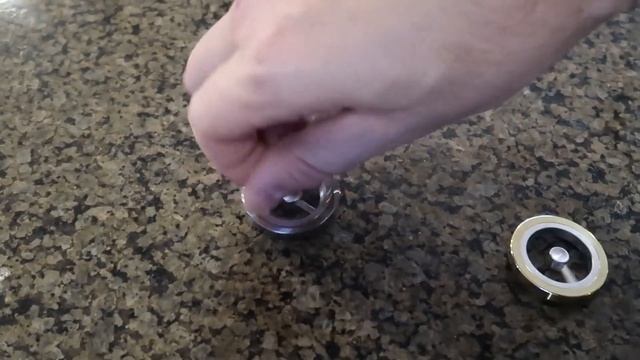 Mesmerizing Optical Illusion Desk Toy Spinning Top смотреть онлайн